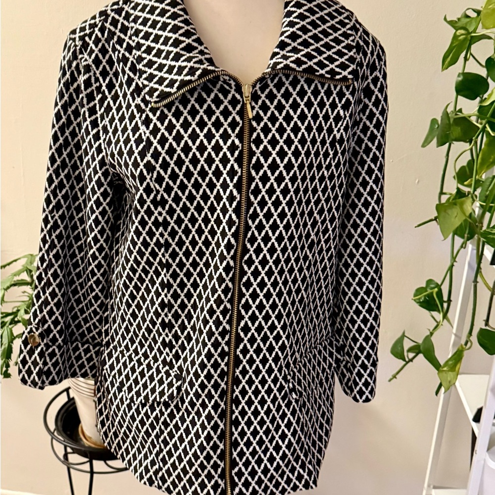 Attyre Black and White Diamond Pattern Blazer
